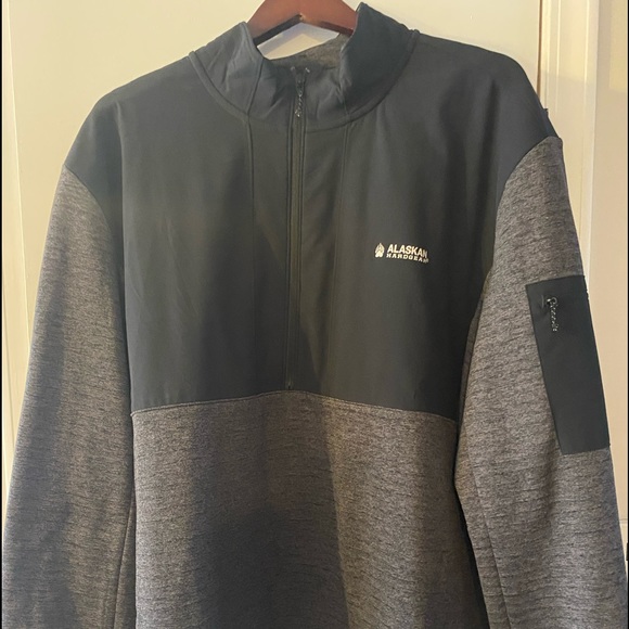 Alaskan hardware 1/4 zip pullover - Picture 2 of 2